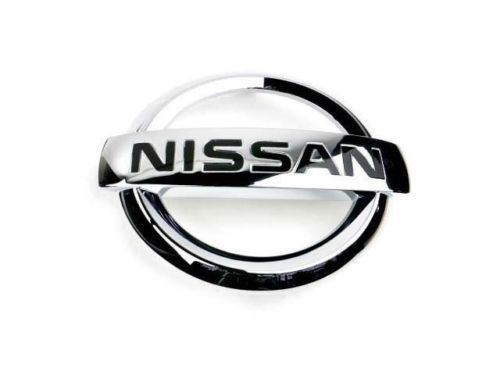 62890VD200 Front Emblem Nissan Genuine
