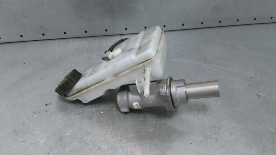 2640190 Brake Master Cylinder Ford Genuine