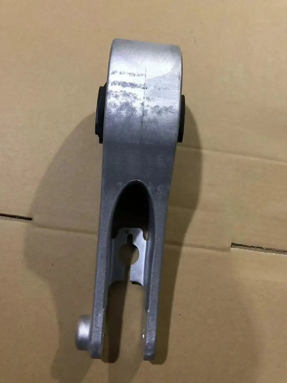 84823263 Engine Mount GM Aftermarket