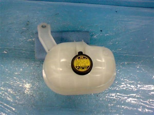 1647075123 Coolant Tank Toyota Aftermarket