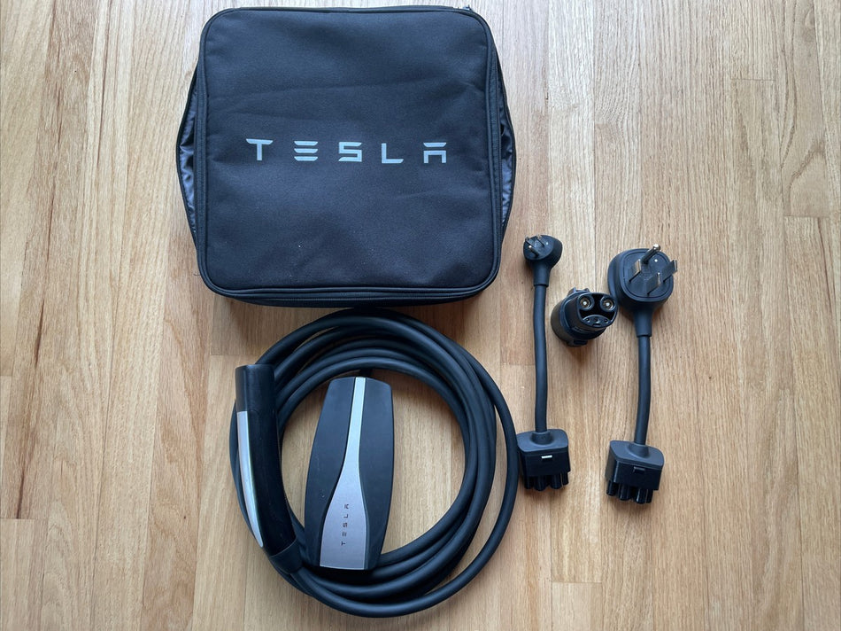 110178900J Cyber Truck Mobile Connector Charger Tesla Genuine