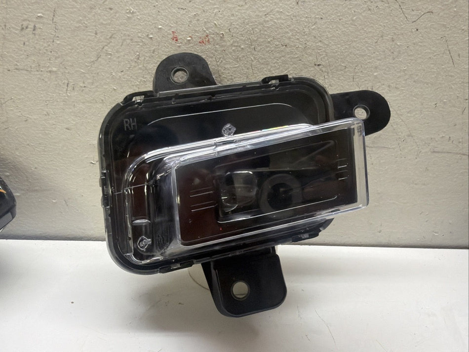 84550846 Fog Lamp RH GM Aftermarket