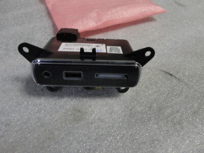 68289895AA MEDIA CENTER HUB MOPAR Media Center Hub Mopar Genuine